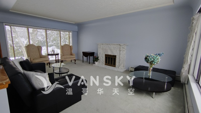 240823100511_Living Room-3.jpg